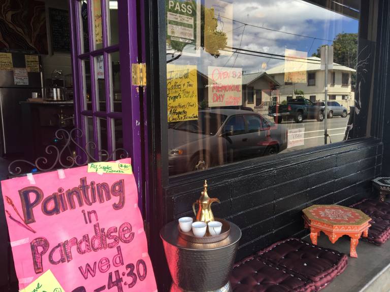 What are Houses like in Honolulu's Palolo Valley Neighborhood? Hawaii