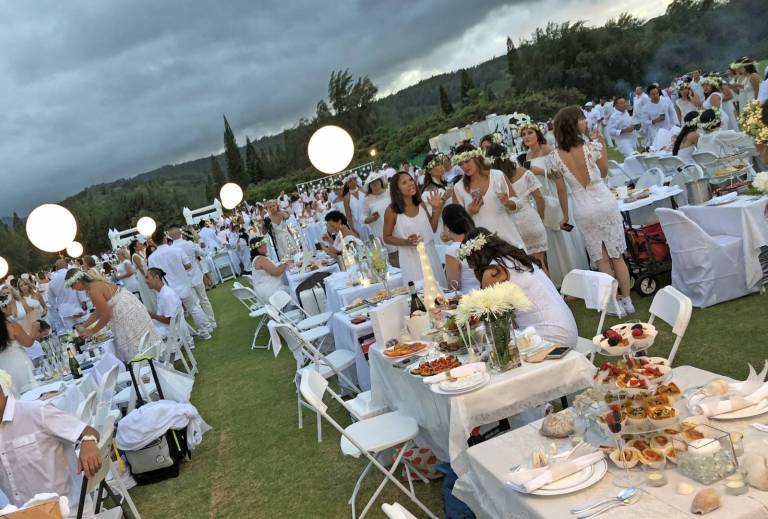 Diner en Blanc Honolulu An Evening of Surprising Splendor Hawaii