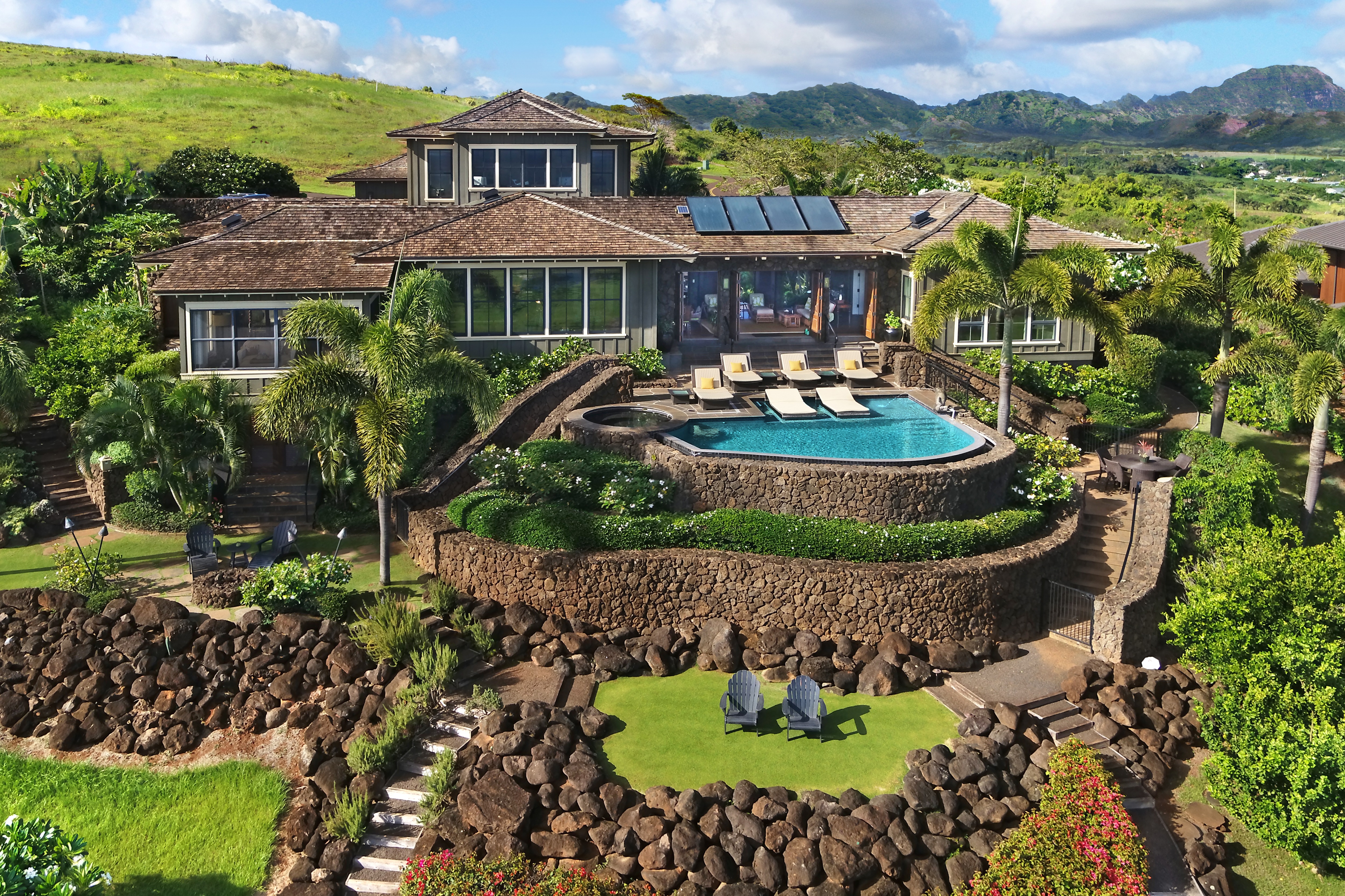 Beautiful Hawaiian Homes The Pilikai Is A Classic Beach Cottage You