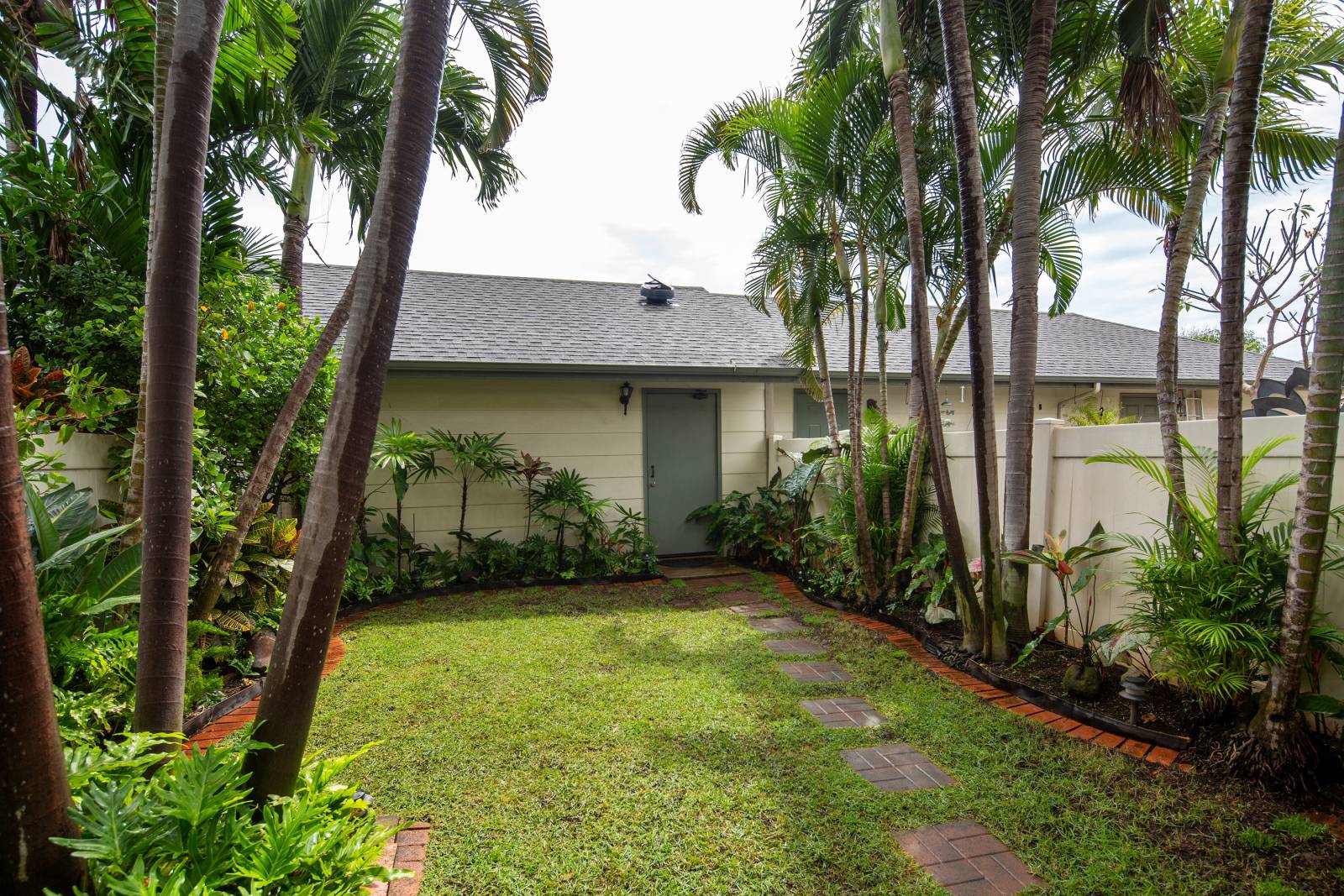 Tropical Paradise In Your Backyard! Hawaii Real Estate Market