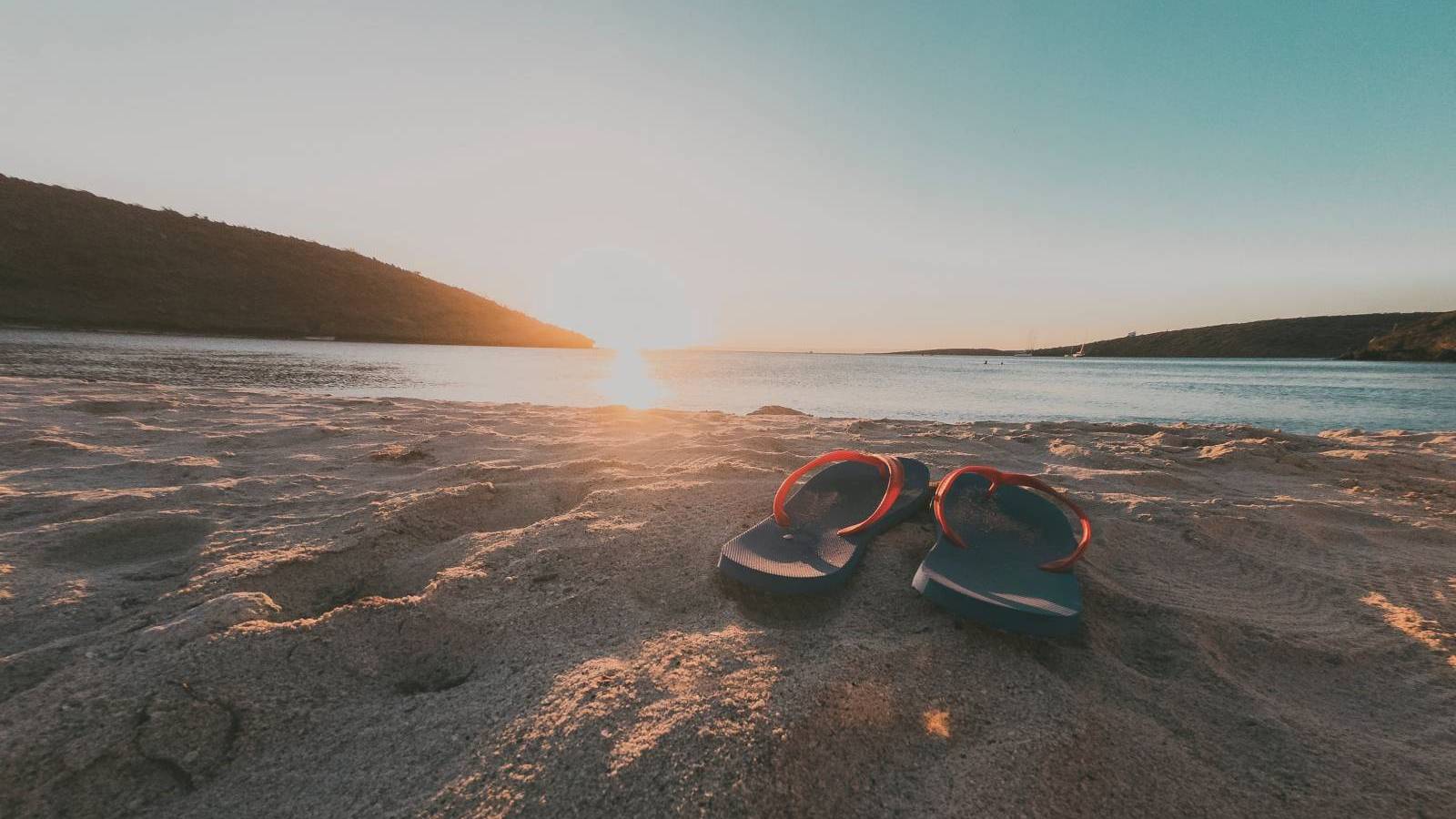 What Shoes to Wear in Hawaii and When Hawaii Real Estate Market