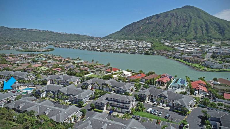 aerial view of oahu townhome for sale