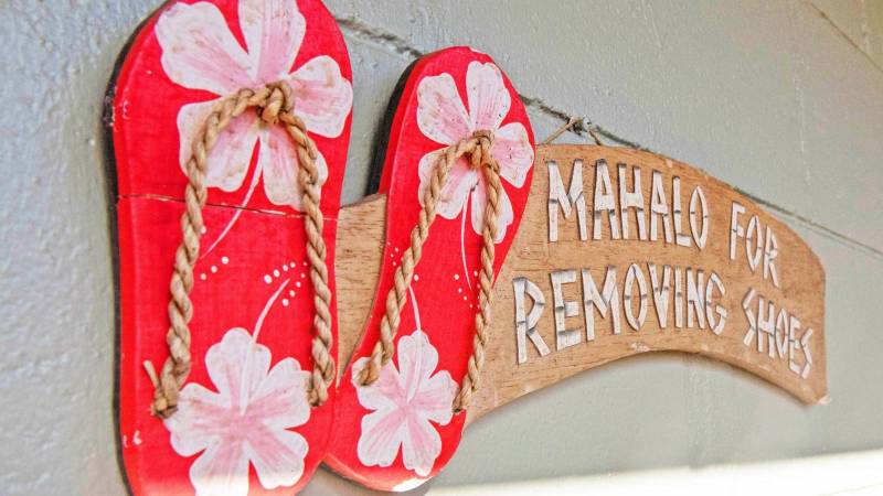 sign that says mahalo for removing shoes