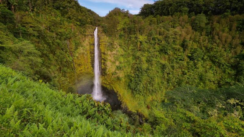 hawaii island has many stunning waterfalls