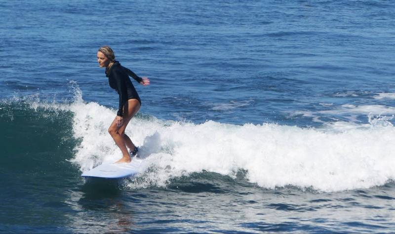 anna severson surfing in west maui