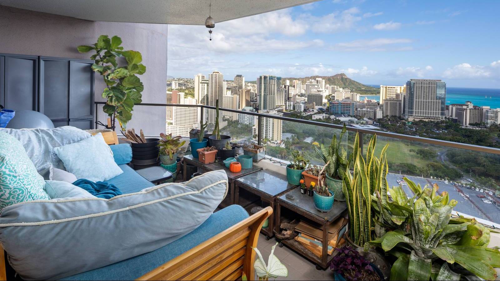 Beach LoftStyle Living in Waikiki Hawaii Real Estate Market & Trends