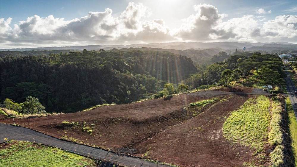 Off-Grid Living Above Oahu's North Shore - Hawaii Real Estate Market