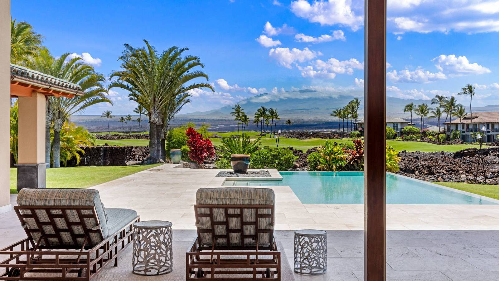 Under Contract! 49 Black Sand Beach in Mauna Lani Resort Hawaii Real