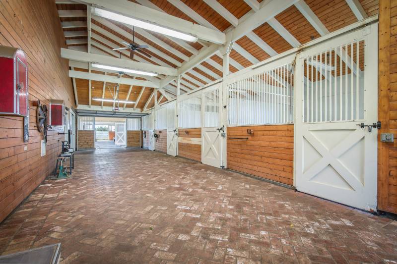 Barn at Puakea Bay Ranch horse property for sale