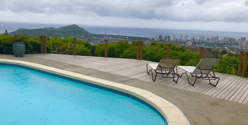 ocean and mountain views from pool in hawaii