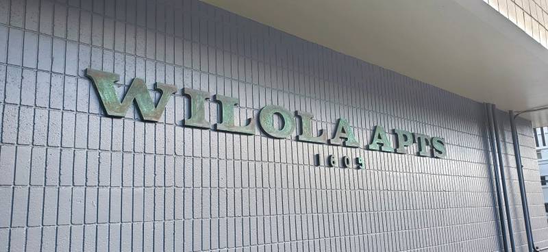 sign for wilola apartments in honolulu