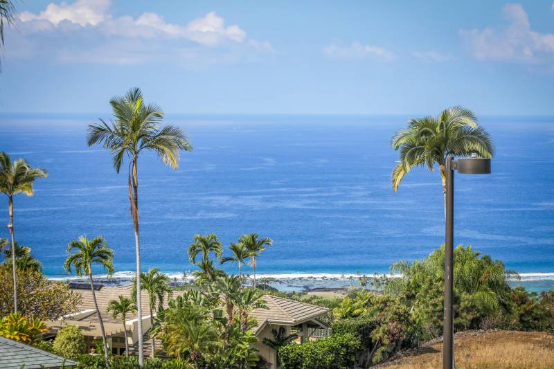 deep blue hawaii ocean views