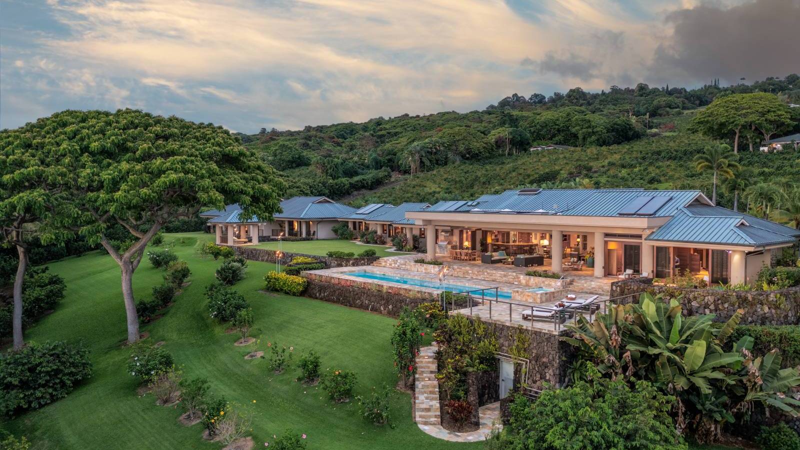 Hawaii Life and Concierge Auctions Sells Luxury Home in KailuaKona