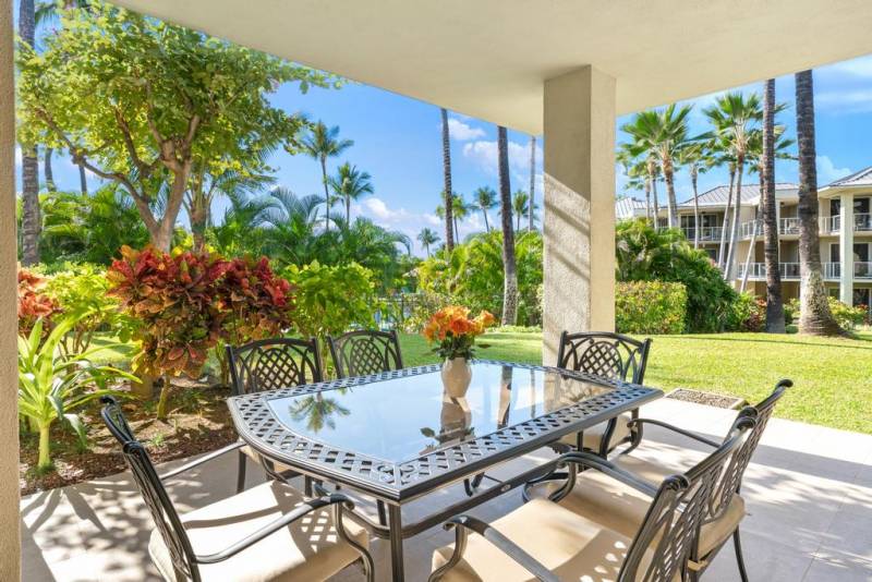 large lanai area for outdoor dining