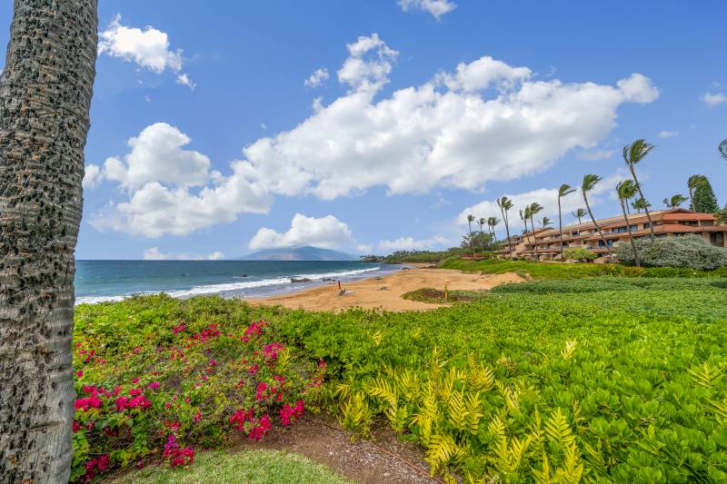 walk out to the beach from makena surf condo