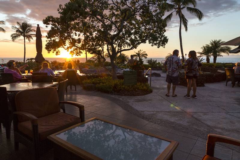 Halii Kai Ocean Club at sunset