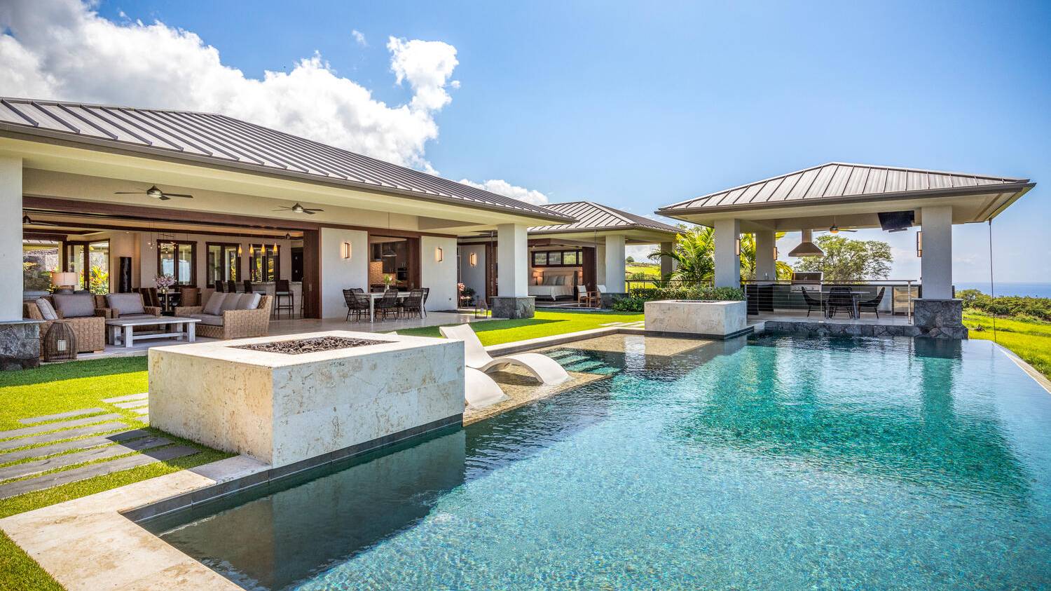 Experience the Luxury of Hawaii’s Kona Coast at Hokuli’a by Elite ...