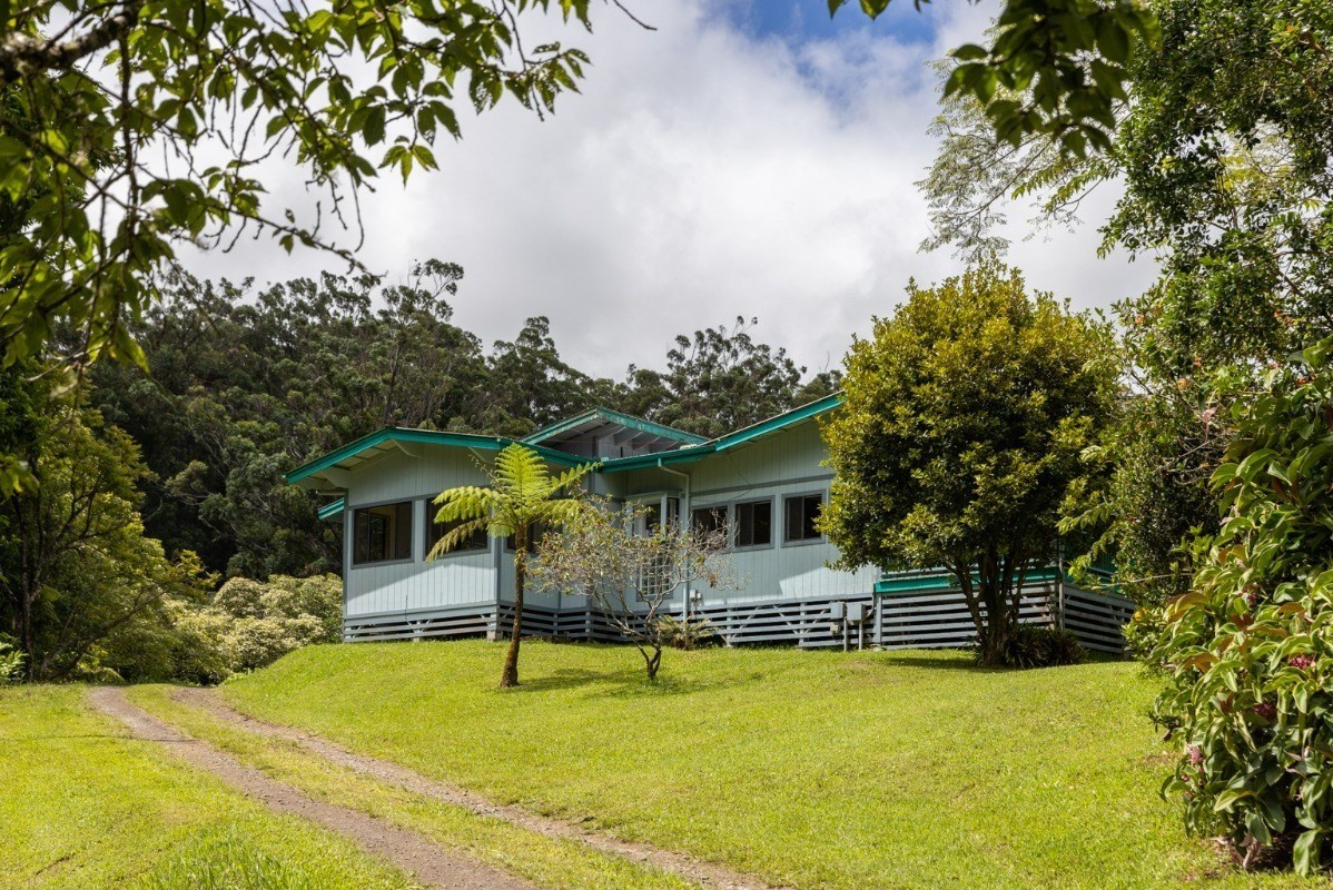 Charming Home on Twelve Acres in Beautiful Ahualoa Hawaii Real Estate
