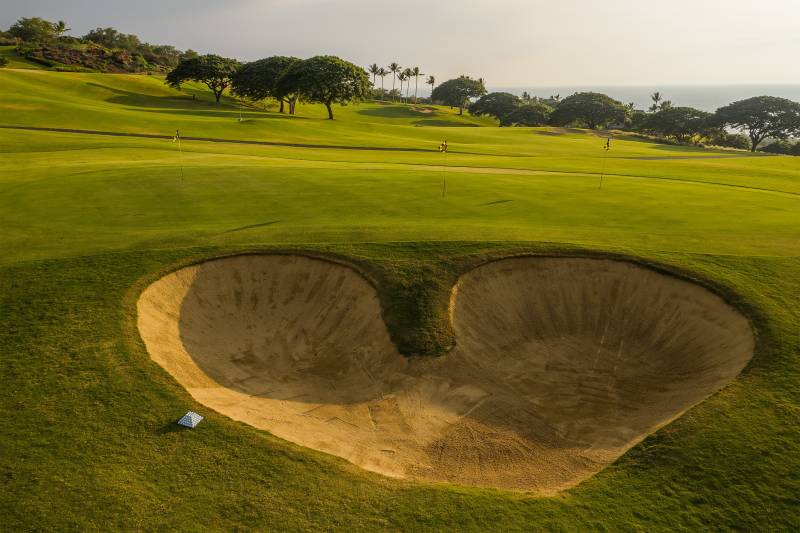 heart shaped sand trap on hokulia golf course