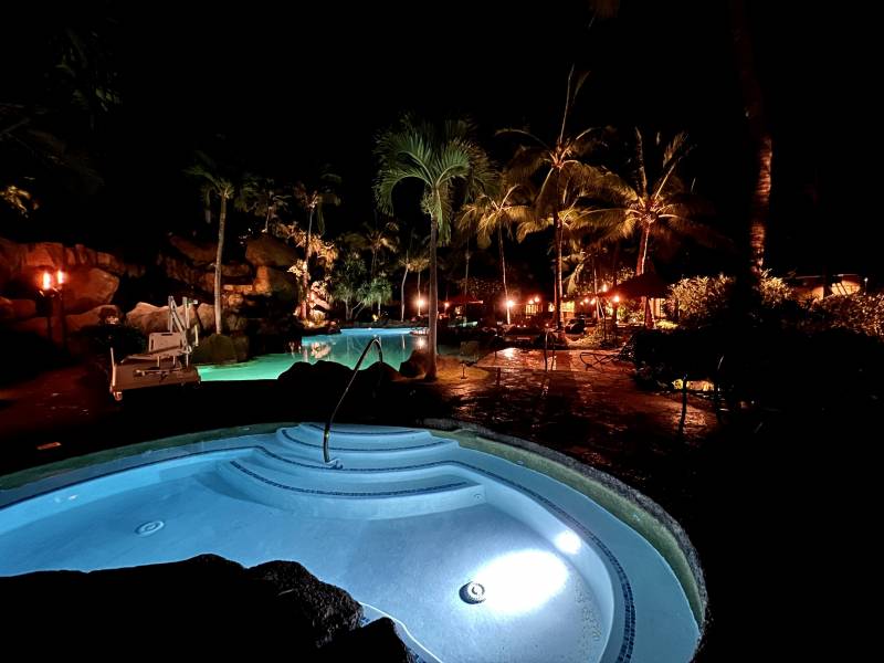 hot tub at wailea villas at night