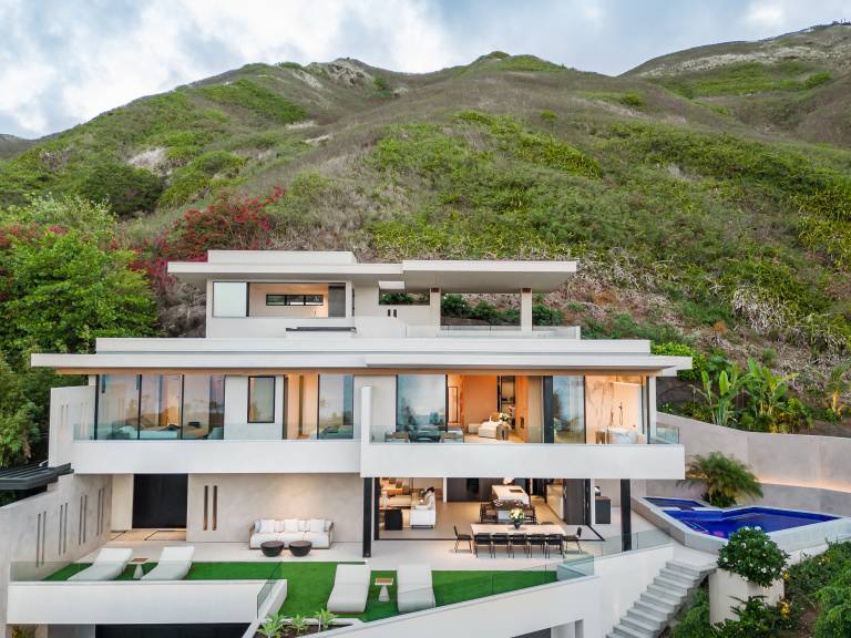 洋書 The Hawaiian House Lanikai Hillside Estate Featured in The Wall Street Journal