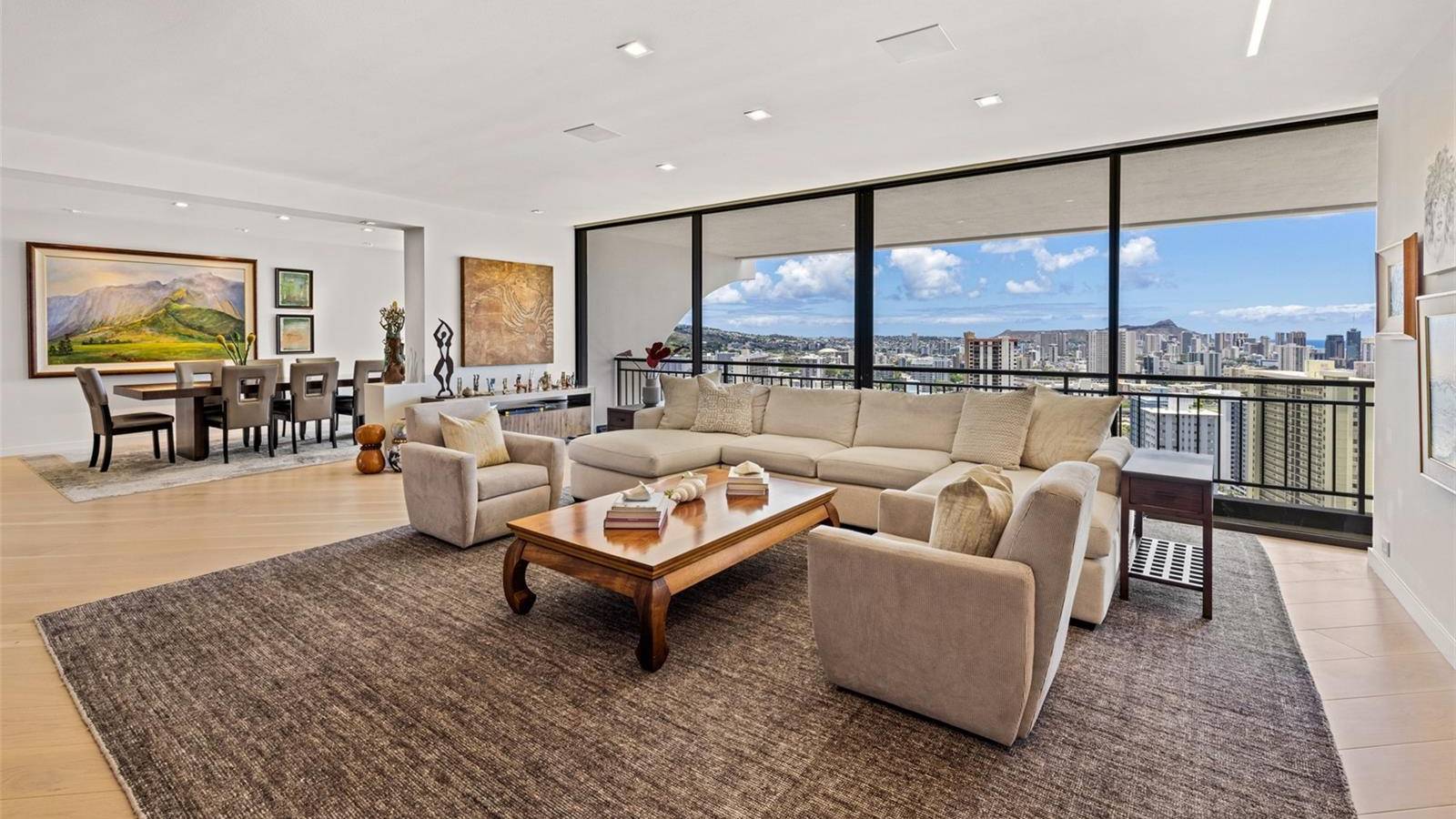 Luxury Oasis With Diamond Head Views Spanning From the Mountains to the ...