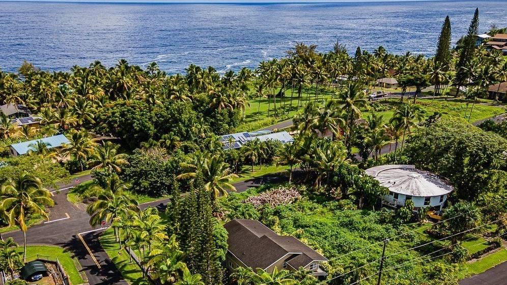 Beautiful Home, Licensed Vacation Rental with 2 Oceanside Lanais in