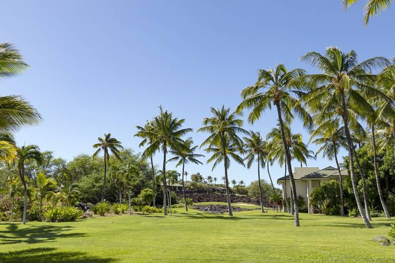 Golf course side of islands at mauna lani