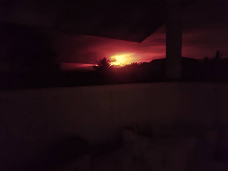 mauna loa eruption in the darkness