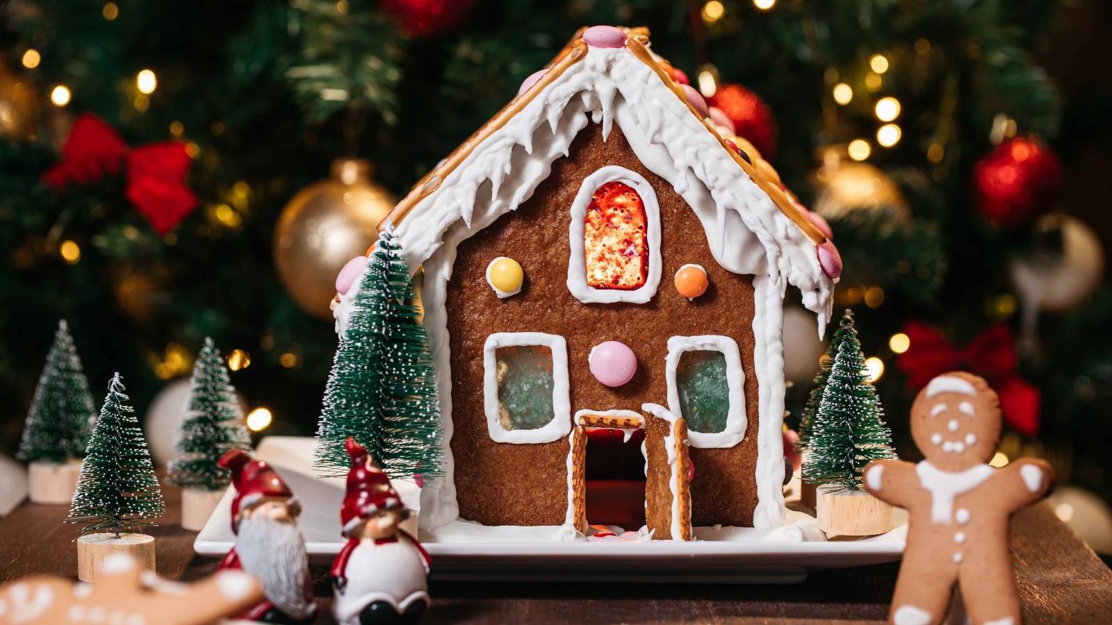 Gingerbread House Contest With Hawaii Life Wailea Vote for a Chance