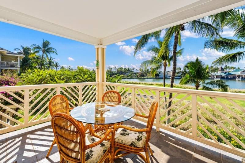table and chairs on covered lanai on big island hawaii