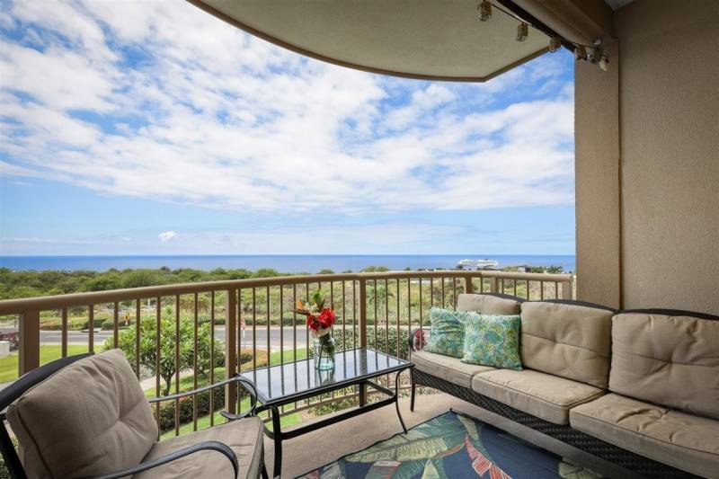 ocean view from covered lanai