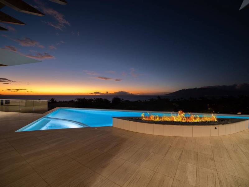 infinity edge pool on maui during dusk