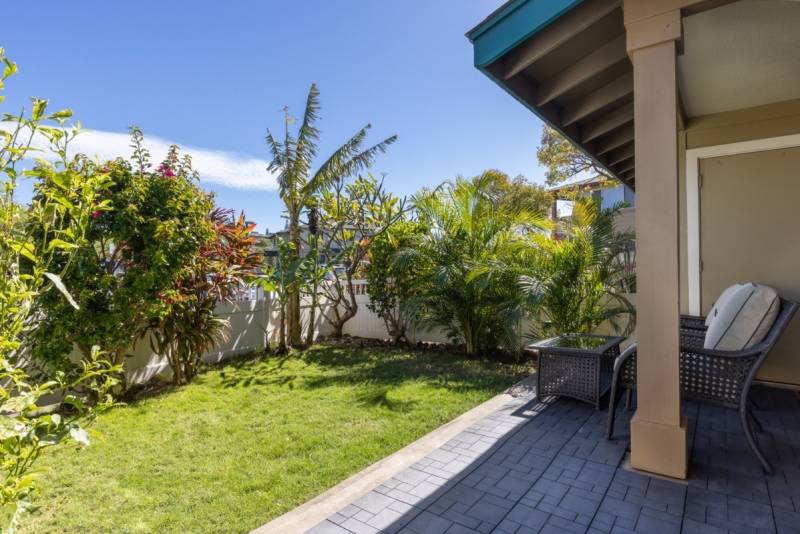 lanai and small fenced in back yard in waikoloa village condo