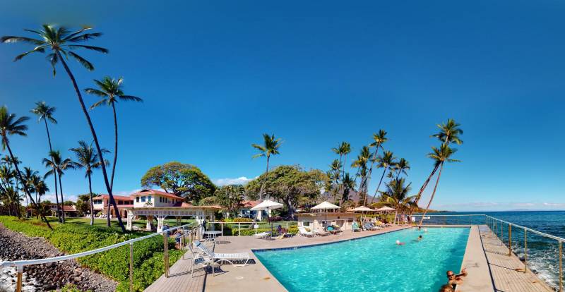 panoramic photo of oceanfront pool at puamana