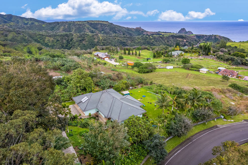 Custom Built Home at The Cliffs at Kahakuloa Hawaii Real Estate