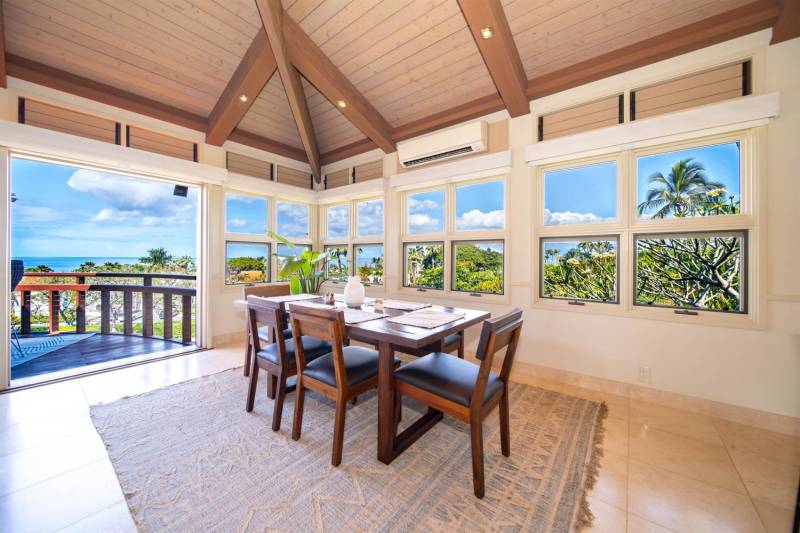 dining area opens up to lanai