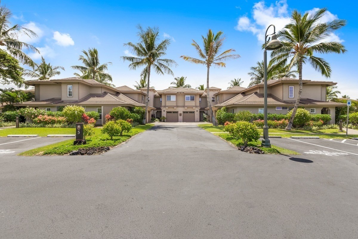 Move In Ready Waikoloa Townhome in a Prime Location Hawaii Real