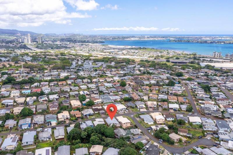 aerial view with arrow pointing to oahu home for sale