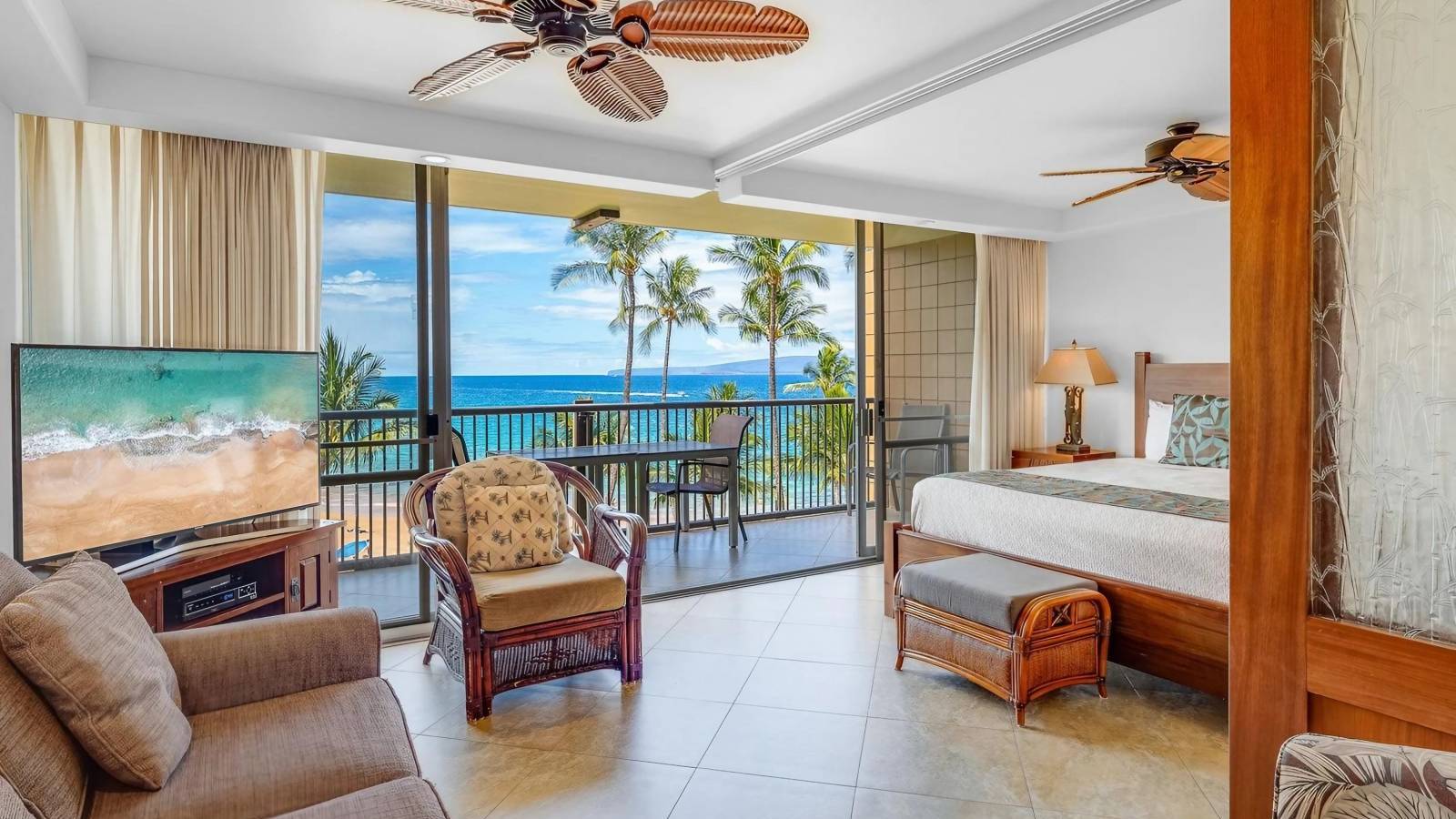 Beautifully Renovated 2 Bedroom, 2 Bath Mana Kai Unit Overlooking