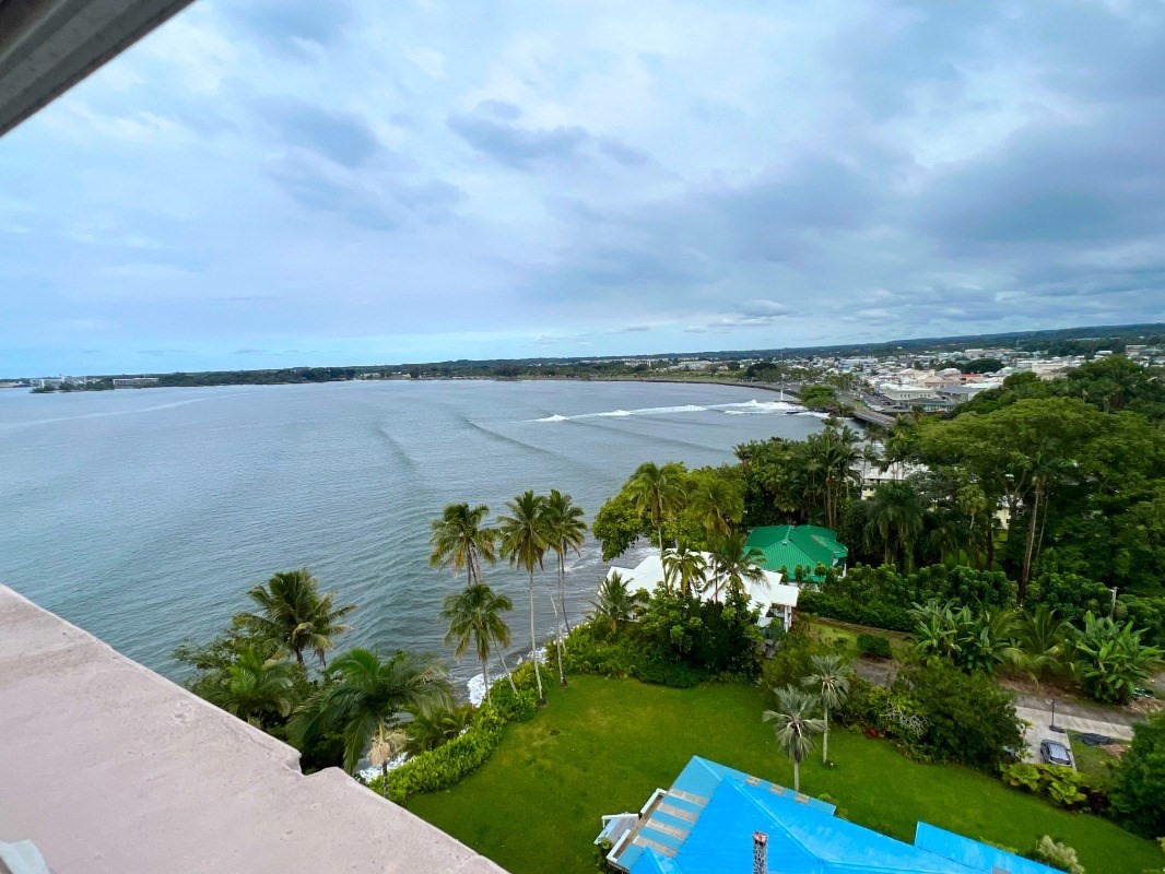 Oceanfront Condo With Views of Hilo From Our Mauna to