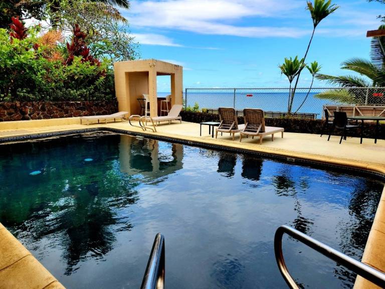 Oceanfront Condo With Views of Hilo From Our Mauna to