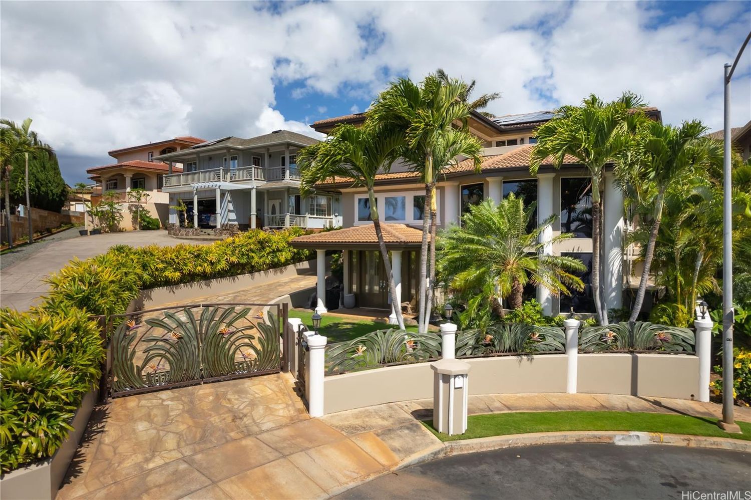 A Magnificent Custom Luxury Home in Kumulani, Makakilo's Exclusive ...