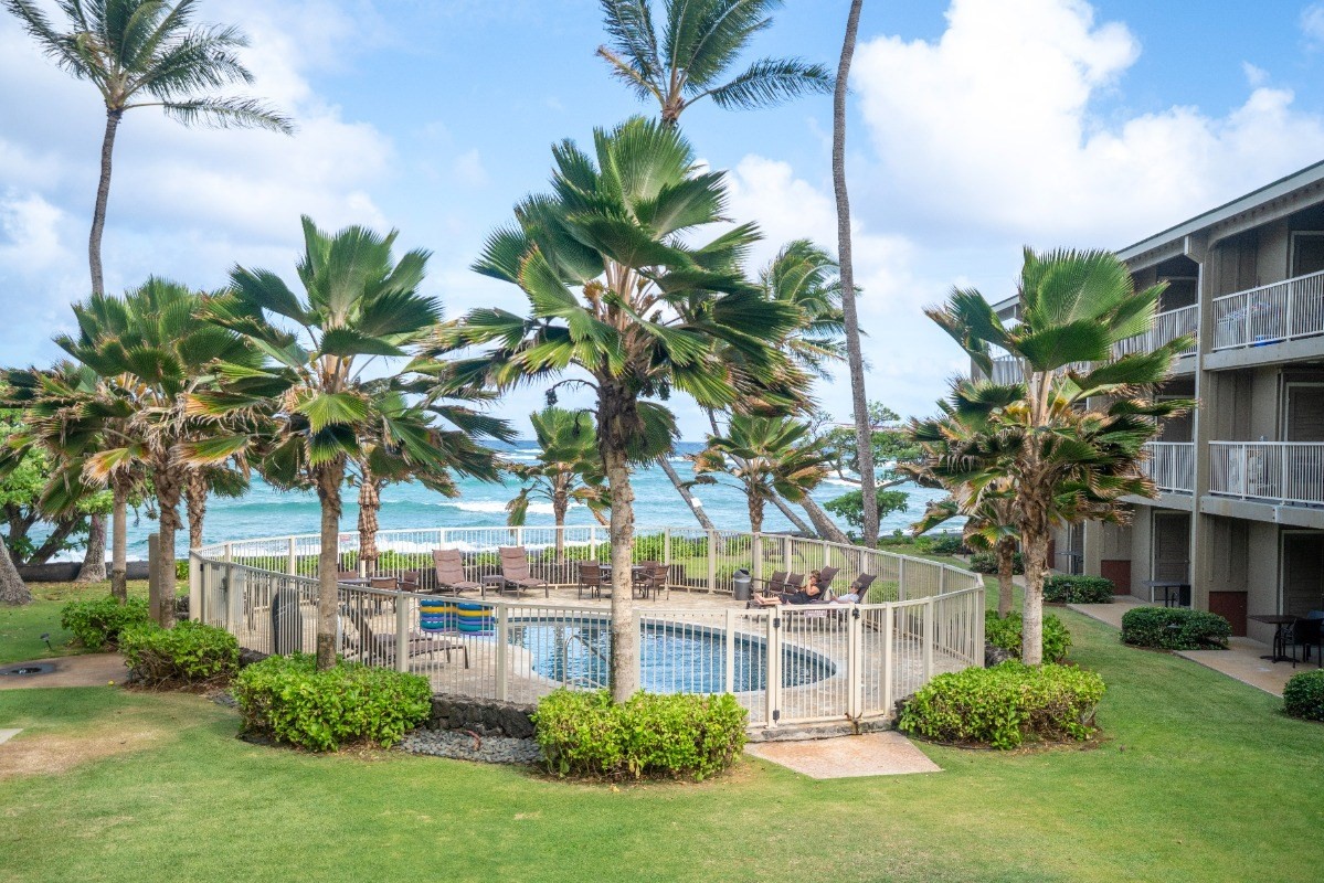 2 Bedroom Condo Conveniently Located in Kapaa Hawaii Real Estate