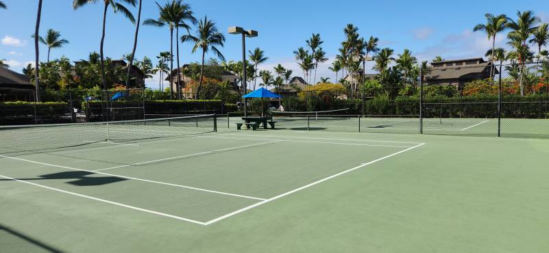 tennis court at kanaloa