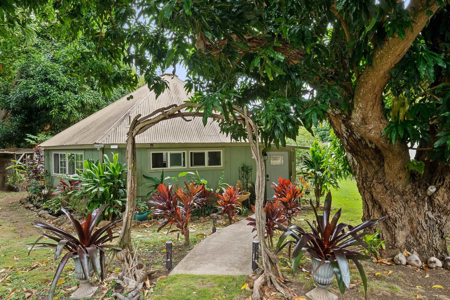 Light-filled Cozy 2 Bedroom Home on a .37-acre Lot Located in the Beautiful Iao Valley - Hawaii Real Estate Market & Trends - Vimarsana News