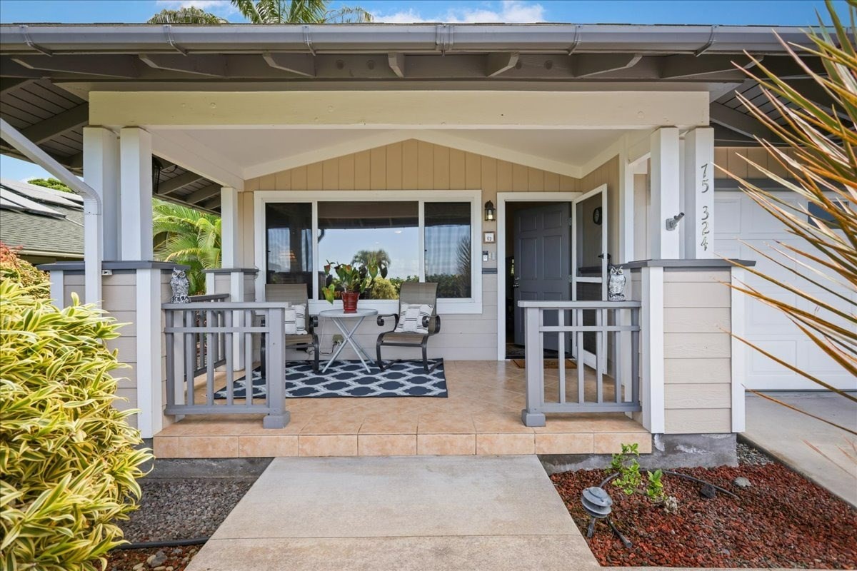 Charming 3 Bedroom 2 Bath Home at the Top of Malulani Gardens Hawaii