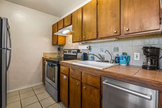 kitchen in big island condo for sale