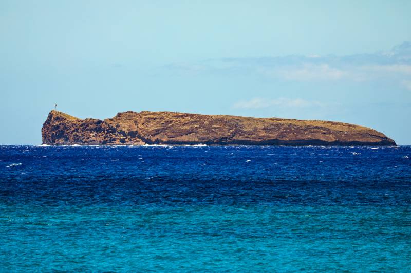 molokini crater and the blue pacific ocean