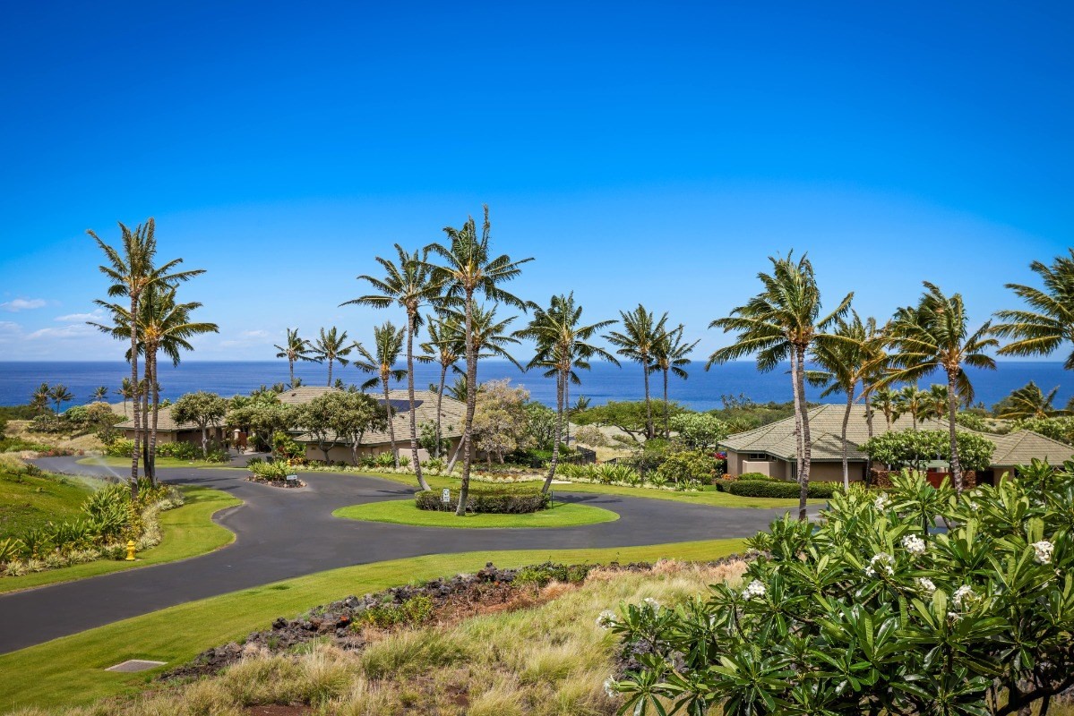 Luxury Condo With Ocean And Golf Course Views In Wai'ula'ula At Mauna ...